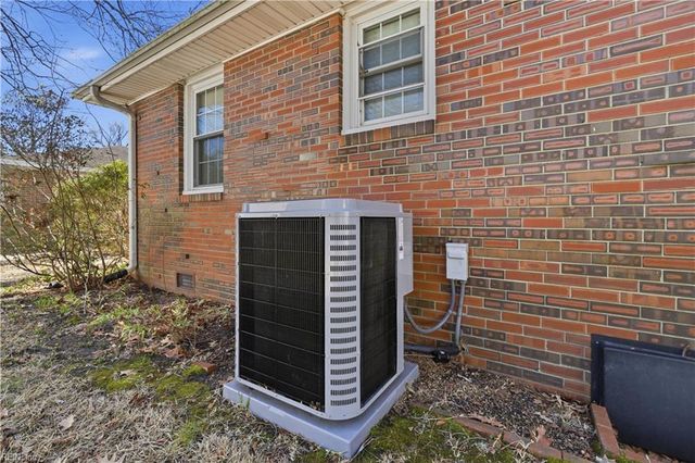 411 Mayflower RD, Portsmouth, VA 23701