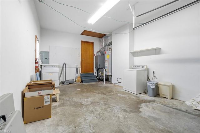 411 Mayflower RD, Portsmouth, VA 23701