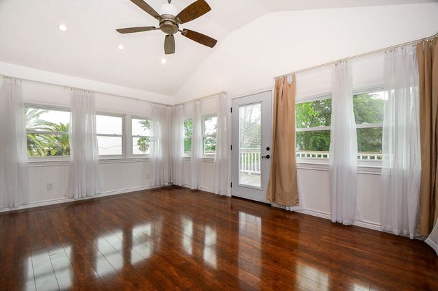 704 6th Street, Kemah, TX 77565