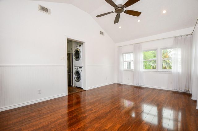 704 6th Street, Kemah, TX 77565