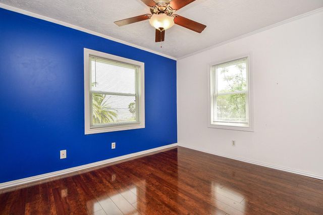 704 6th Street, Kemah, TX 77565