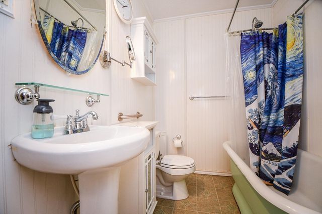 704 6th Street, Kemah, TX 77565