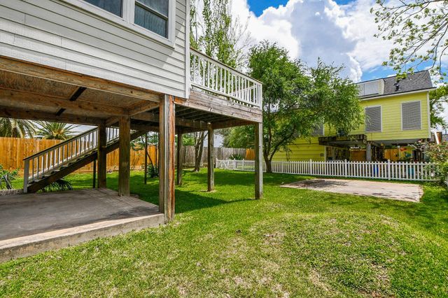 704 6th Street, Kemah, TX 77565