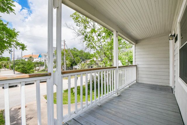 704 6th Street, Kemah, TX 77565
