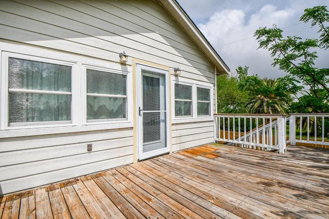 704 6th Street, Kemah, TX 77565