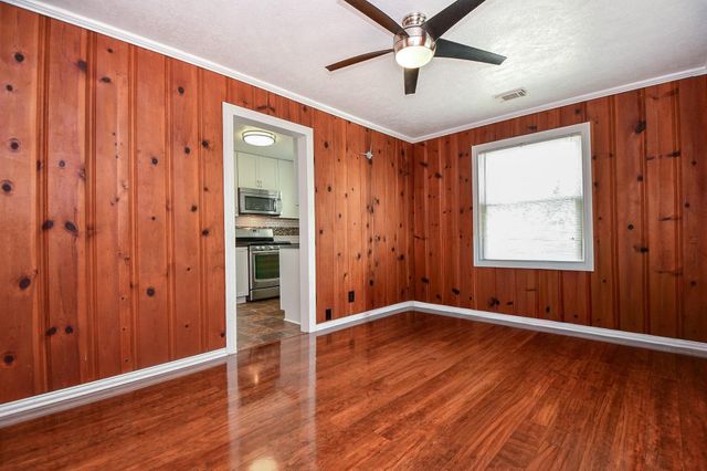 704 6th Street, Kemah, TX 77565