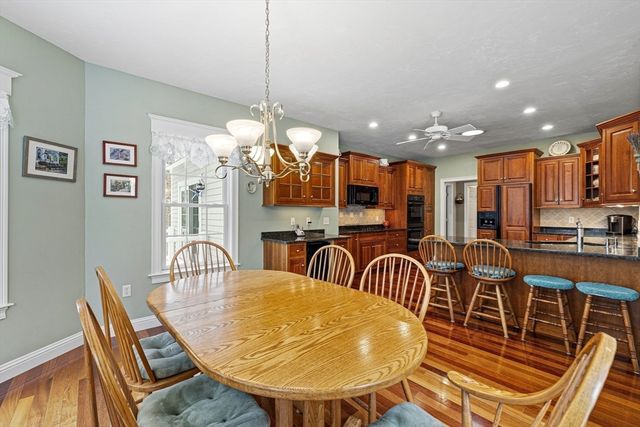 60 Samuel Curtis Way 60, Marshfield, MA 02050