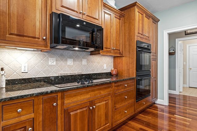 60 Samuel Curtis Way 60, Marshfield, MA 02050