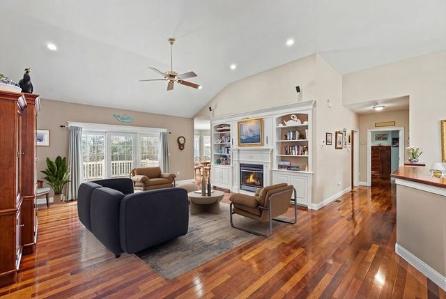 60 Samuel Curtis Way 60, Marshfield, MA 02050