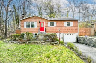 71 Rosewood Road, Rocky Point, NY 11778