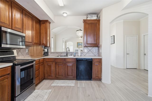 4410 New Meadow Drive, Mansfield, TX 76063