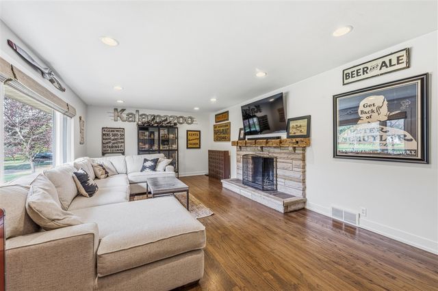3023 Audubon Drive, Kalamazoo, MI 49008