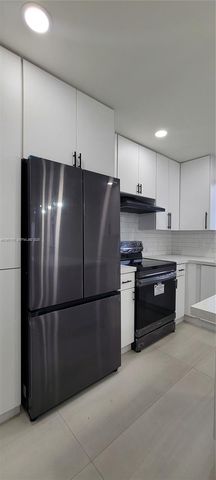 800 Jann Ave, Opa-locka, FL 33054