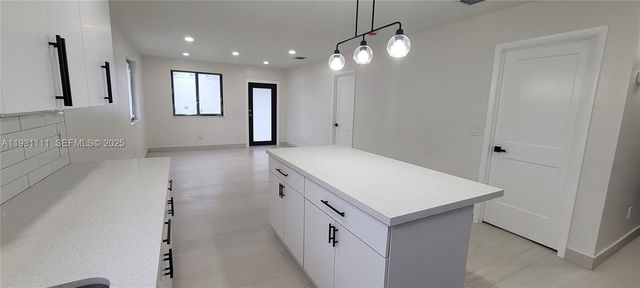 800 Jann Ave, Opa-locka, FL 33054