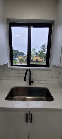 800 Jann Ave, Opa-locka, FL 33054