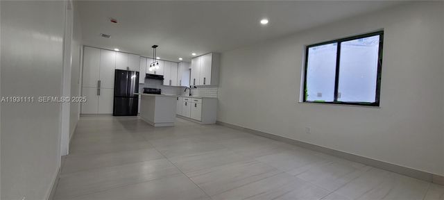 800 Jann Ave, Opa-locka, FL 33054