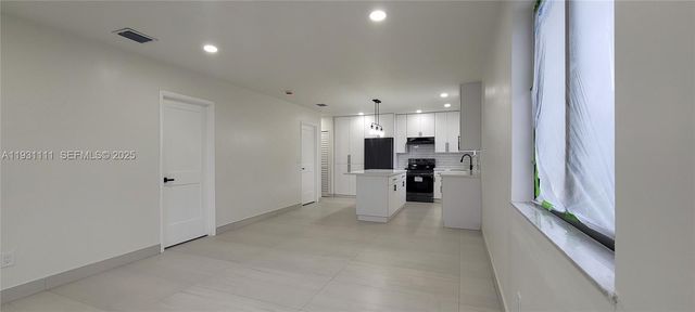 800 Jann Ave, Opa-locka, FL 33054