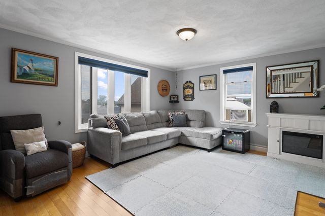 10 Windsor Ave, Lynn, MA 01902