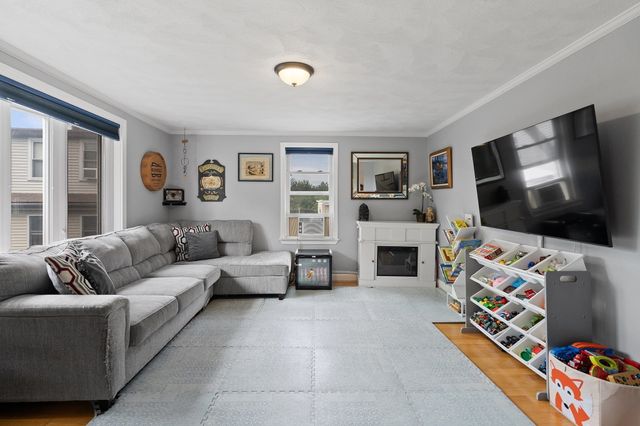 10 Windsor Ave, Lynn, MA 01902