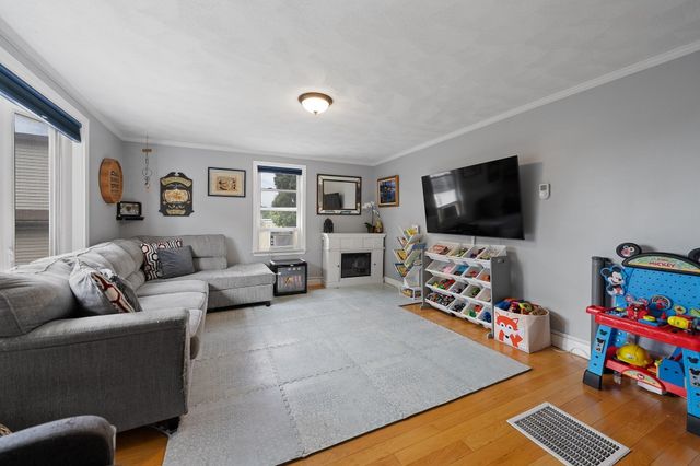 10 Windsor Ave, Lynn, MA 01902