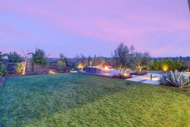 810 Fallen Log Ct, Rocklin, CA 95765