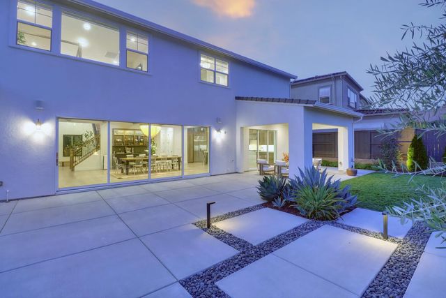 810 Fallen Log Ct, Rocklin, CA 95765