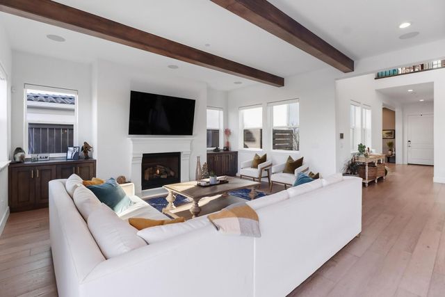 810 Fallen Log Ct, Rocklin, CA 95765