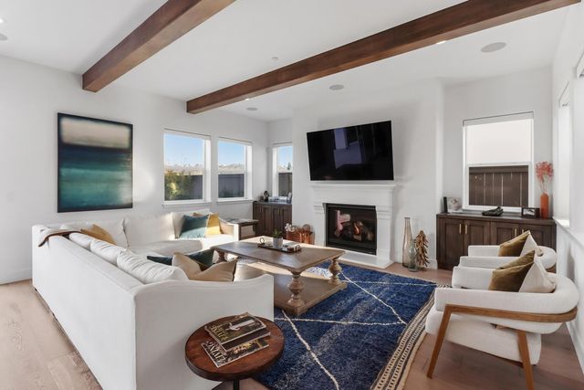 810 Fallen Log Ct, Rocklin, CA 95765