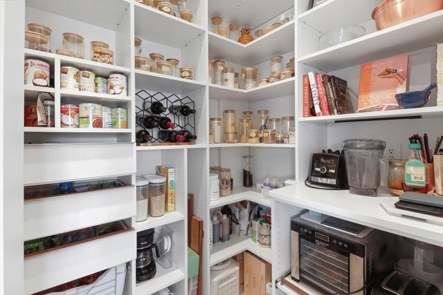 810 Fallen Log Ct, Rocklin, CA 95765