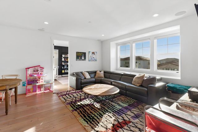 810 Fallen Log Ct, Rocklin, CA 95765