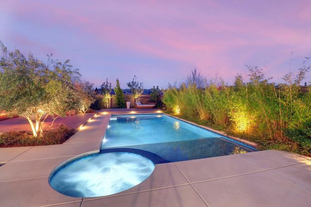 810 Fallen Log Ct, Rocklin, CA 95765