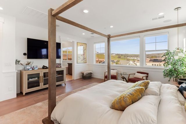 810 Fallen Log Ct, Rocklin, CA 95765