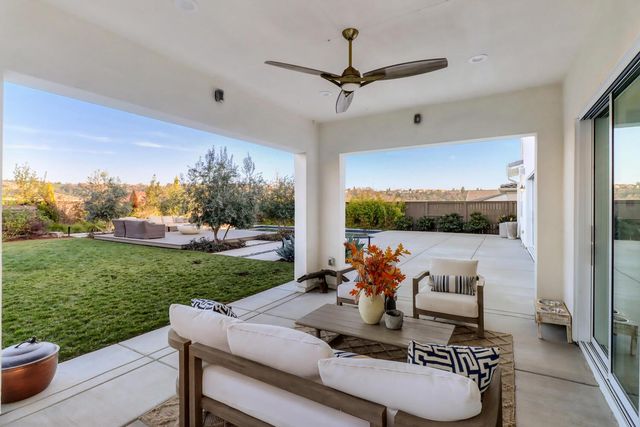 810 Fallen Log Ct, Rocklin, CA 95765