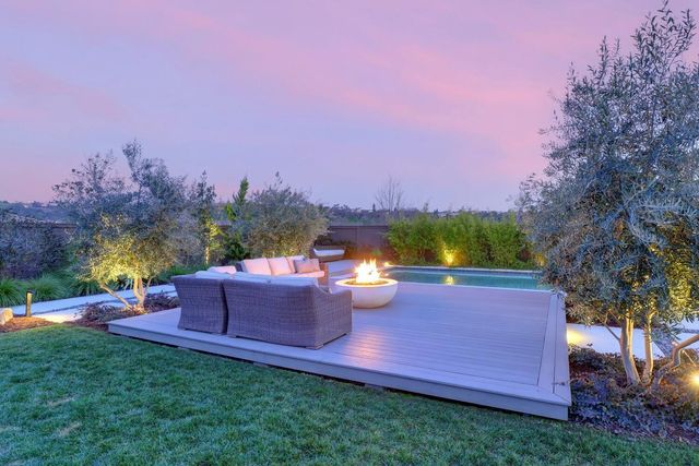 810 Fallen Log Ct, Rocklin, CA 95765