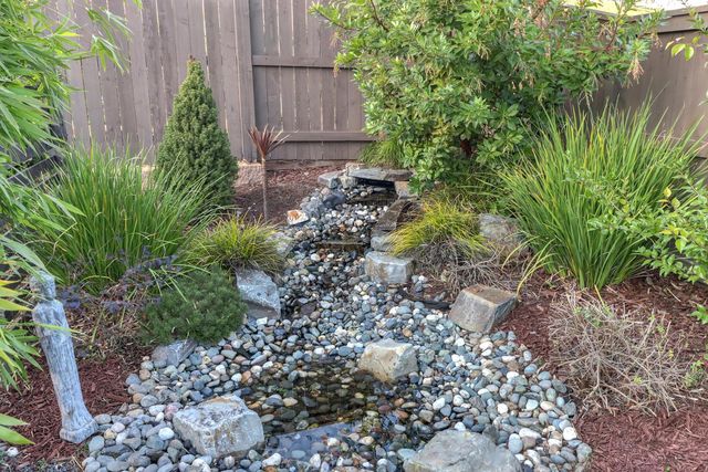 810 Fallen Log Ct, Rocklin, CA 95765