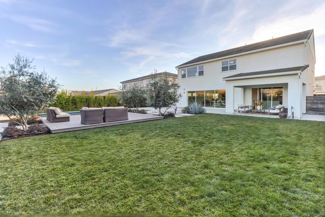 810 Fallen Log Ct, Rocklin, CA 95765