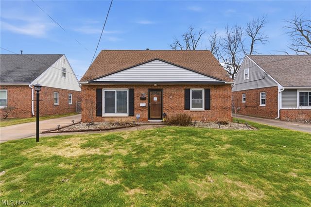 4496 W 158th Street, Cleveland, OH 44135