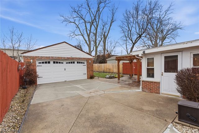 4496 W 158th Street, Cleveland, OH 44135