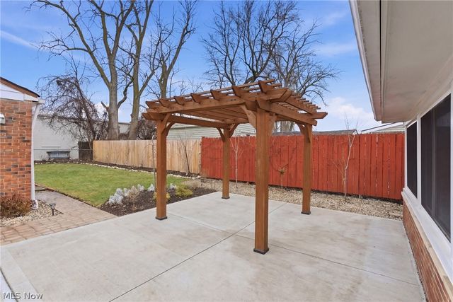 4496 W 158th Street, Cleveland, OH 44135