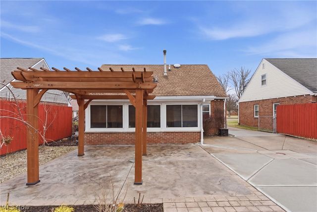 4496 W 158th Street, Cleveland, OH 44135