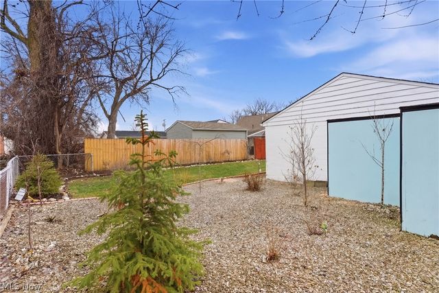 4496 W 158th Street, Cleveland, OH 44135