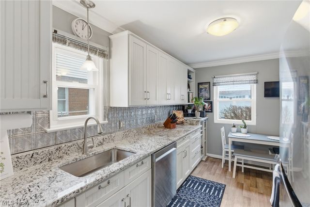 4496 W 158th Street, Cleveland, OH 44135