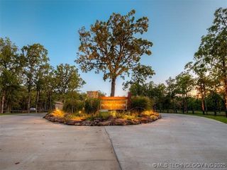 214 Patriot Pointe Avenue, Eufaula, OK 74432