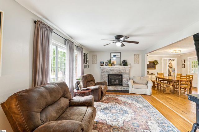 817 Johnson Road, Central, SC 29630