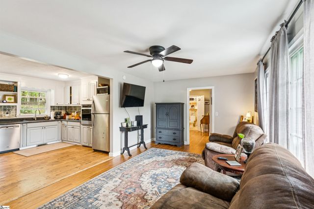 817 Johnson Road, Central, SC 29630
