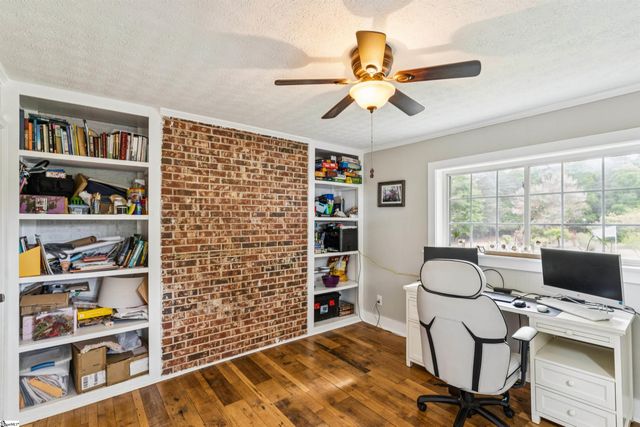 817 Johnson Road, Central, SC 29630