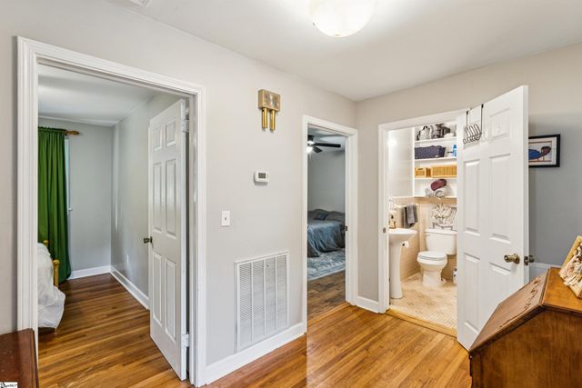 817 Johnson Road, Central, SC 29630