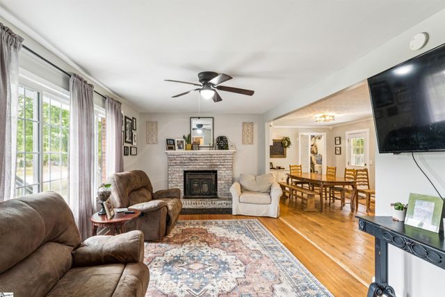 817 Johnson Road, Central, SC 29630