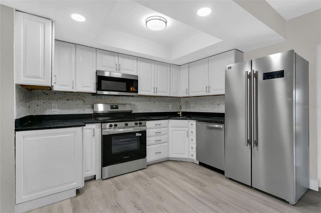 6823 ALPERT DRIVE, Orlando, FL 32810