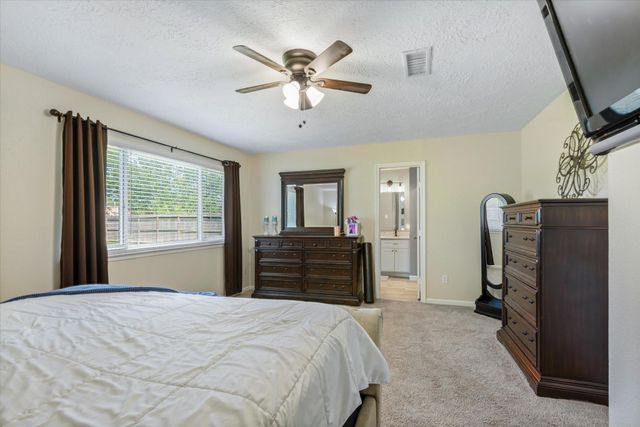 301 Bull Run Drive, League City, TX 77573